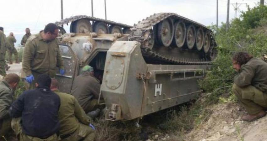 إصابة 5 إسرائيليين بانقلاب ناقلة جند في النقب