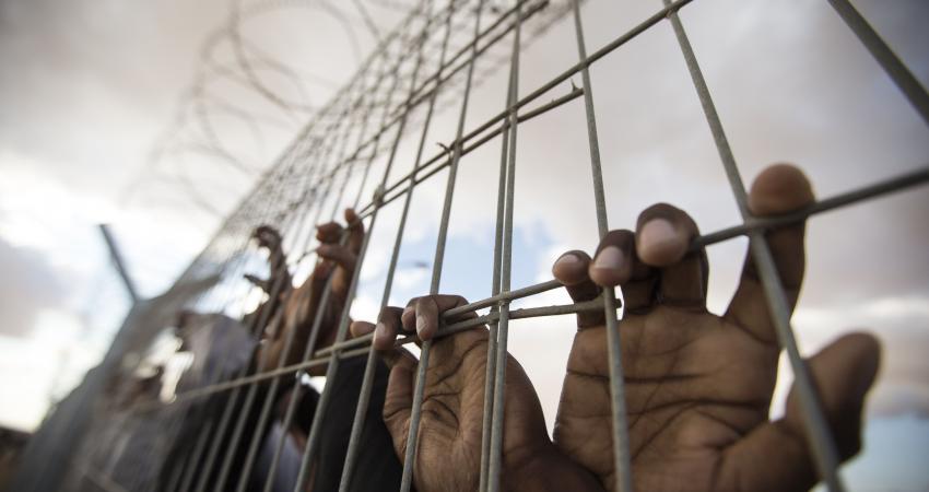 بلاغ لأسير لمراجعة مخابرات الاحتلال!