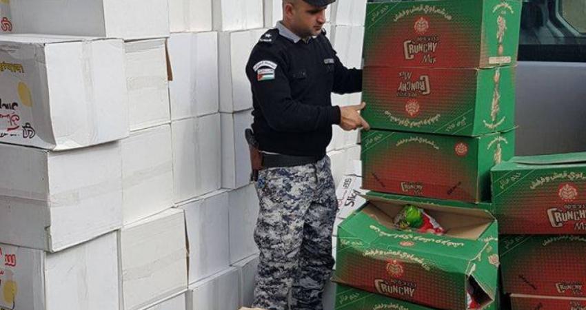 إتلاف معجنات وشيبس غير صالح للاستهلاك في رام الله