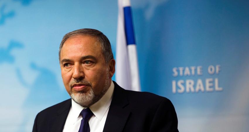 58425359c461880c468b46bd