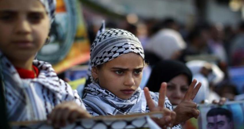طفلة
