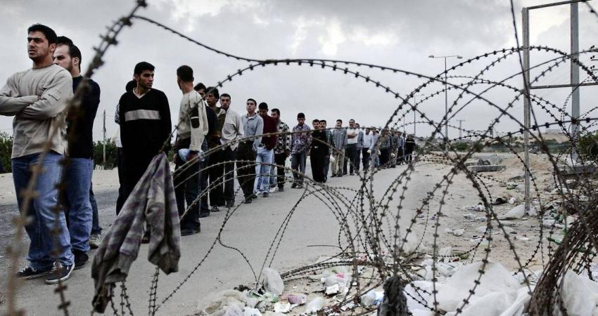 حماس تدعو لفضح جرائم الاحتلال بحق عمال شعبنا