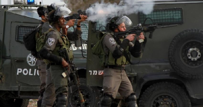 الاحتلال يصيب صحفياً بجروح في نعلين