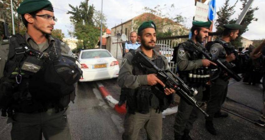 الاحتلال يعتقل مقدسية بزعم حيازتها سكينا