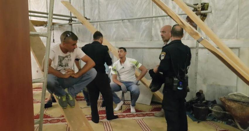 اعتقال موظفين بالأقصى