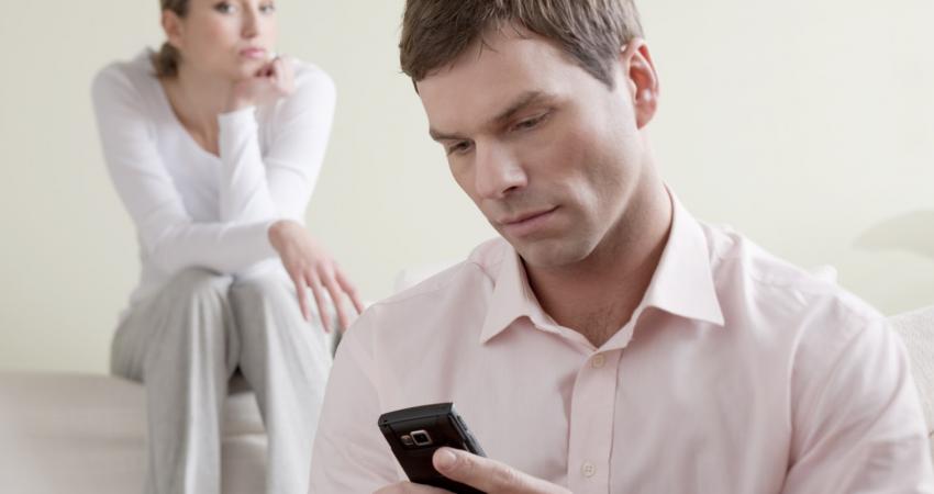thinkstock-cheating-man