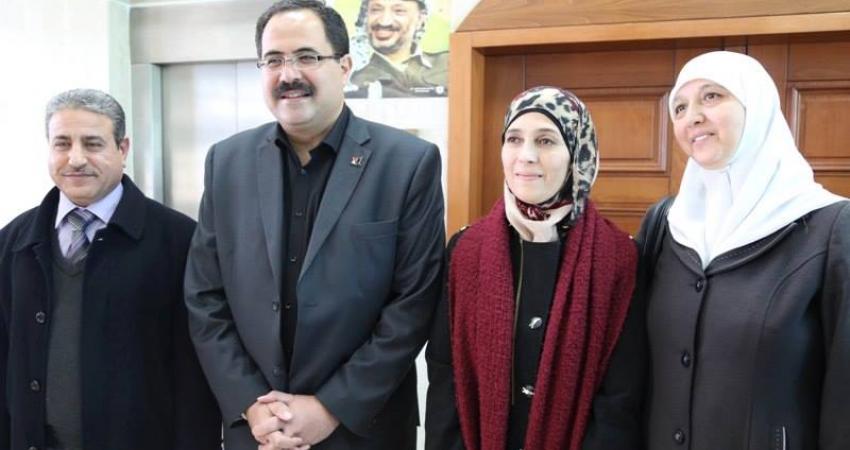 المعلمة الحروب ووزير التربية والتعليم