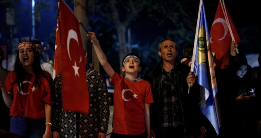 الاحتفالات بفوز أردوغان بالاستفتاء