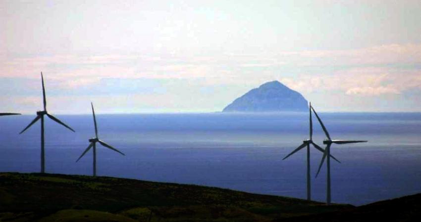 Windmills_and_Ailsa_Craig_aka_Paddy\'s_Milestone_rotated