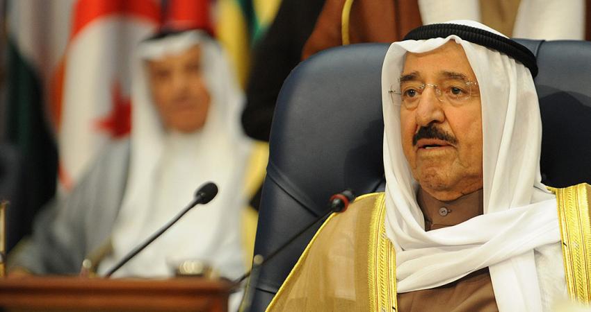 أمير الكويت يحذر من تصعيد محتمل بالأزمة الخليجية