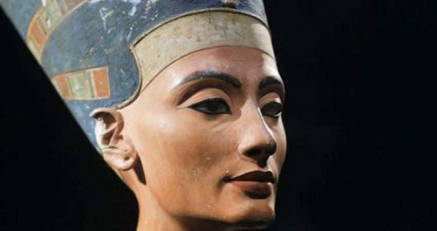 160318133806_nefertiti_ap640