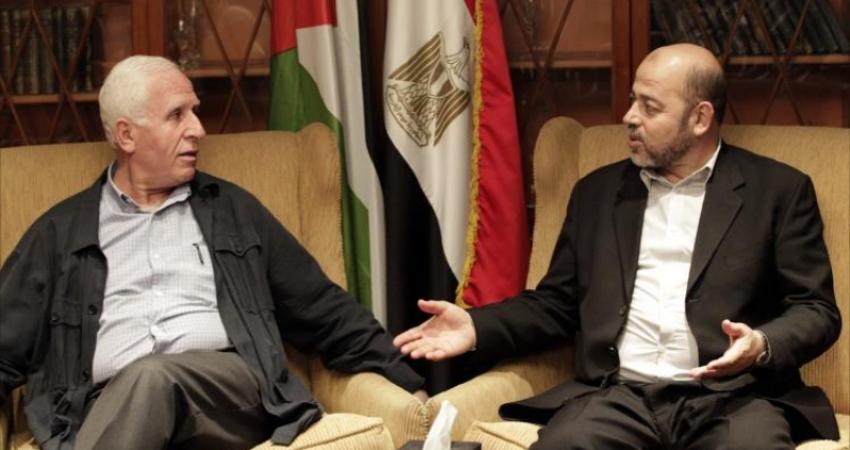 صورة أبو مرزوق والأحمد