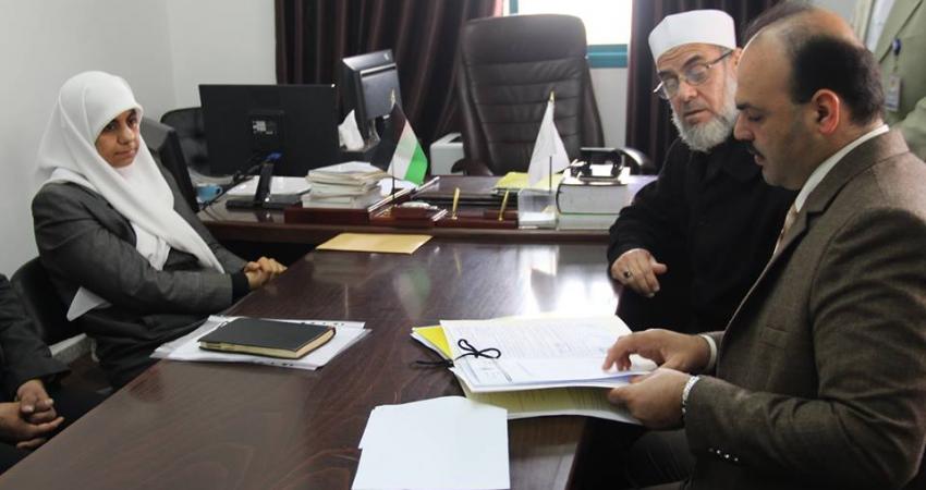 نواب الوسطى يناقشون قضايا المواطنين مع رئيس محكمة دير البلح