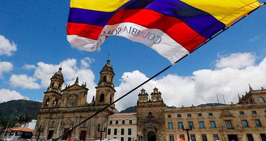 التوقيع على اتفاق السلام التاريخي في كولومبيا