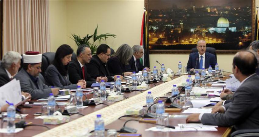 الحكومة تطالب حماس بتسليمها إدارة غزة بالكامل