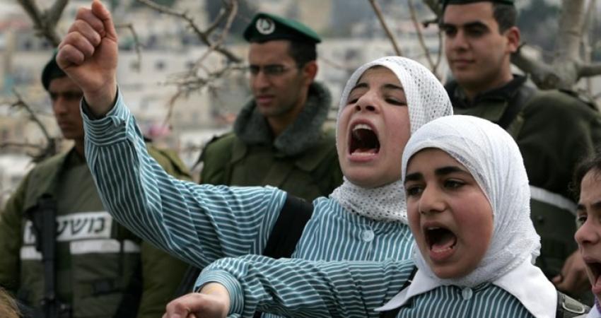 وقفة تضامنية تندد بالهجمة الاحتلالية على المؤسسة التعليمية