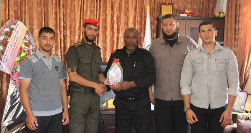 صورة خبر تهنأة جماهيري دير البلح محافظ الوسطى الجديد