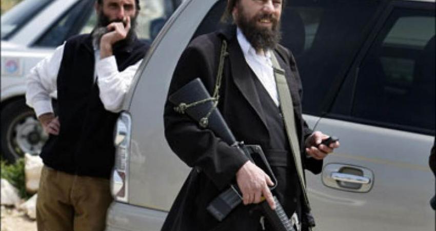 مستوطن يطلق النار