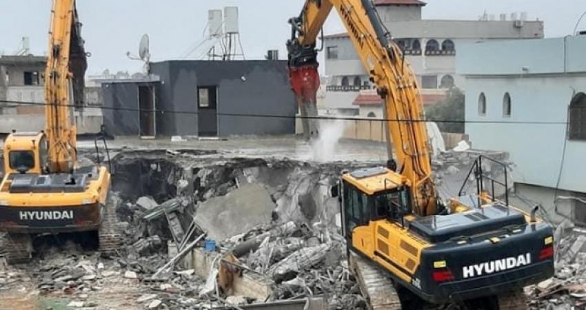 الاحتلال يهدم منزلا في طولكرم بحجة البناء دون ترخيص