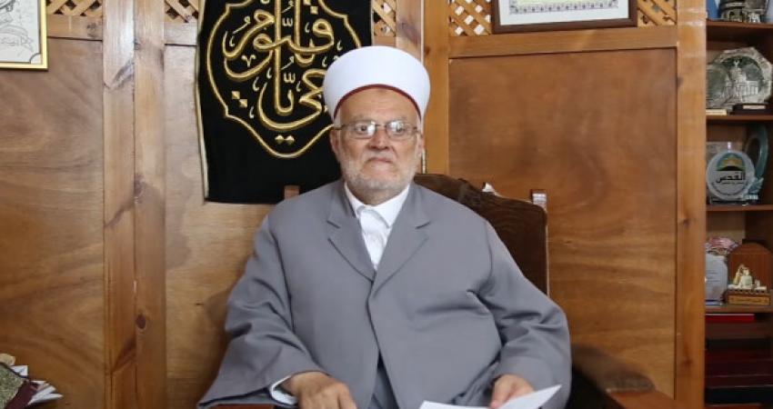 حماس تدين قرار إبعاد الشيخ عكرمة صبري عن الأقصى