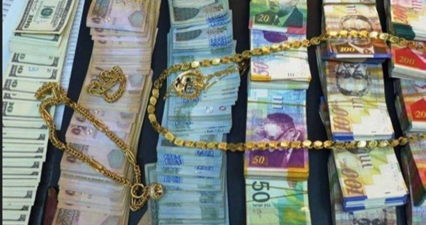 القبض على شخصين متهمين بسرقة 74 منزل في رام الله