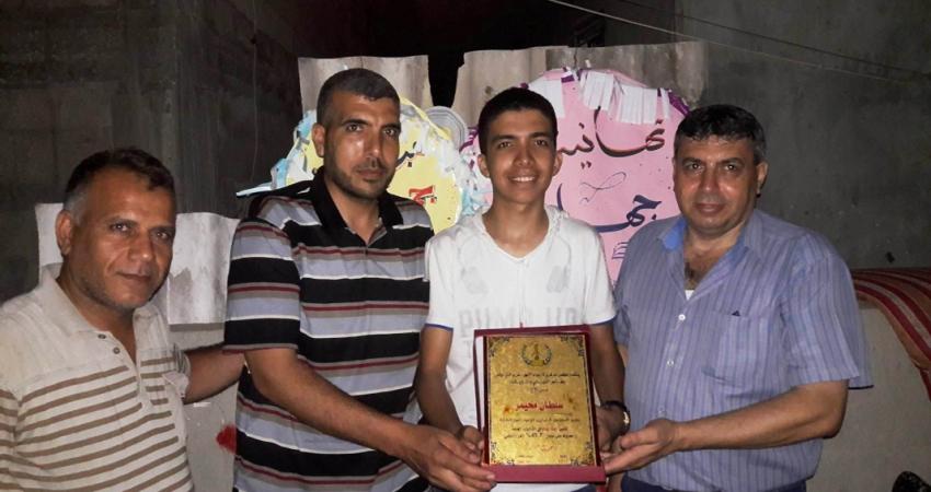 المجلس المركزي يكرم  الطلبة الأوائل لأولياء الأمور بخانيونس