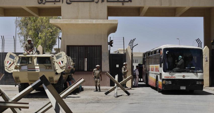 فتح معبر رفح غداً لعودة حجاج المكرمة للقطاع