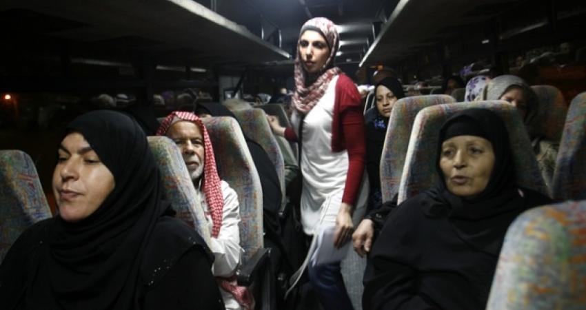 توجه 24 شخصًا من أهالي أسرى قطاع غزة اليوم الاثنين، لزيارة أبنائهم في سجون الاحتلال عبر معبر بيت حانون 