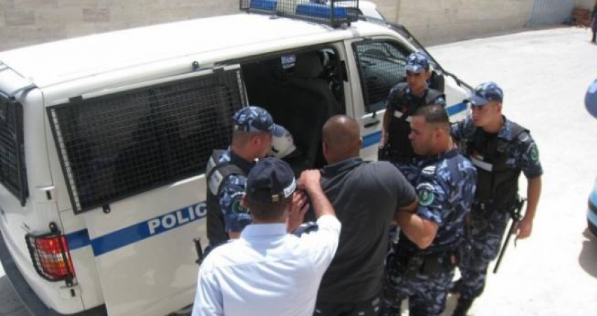 القبض على تاجر مخدرات في الخليل