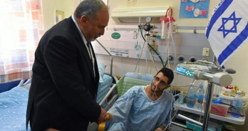 ليبرمان يزور المشفى