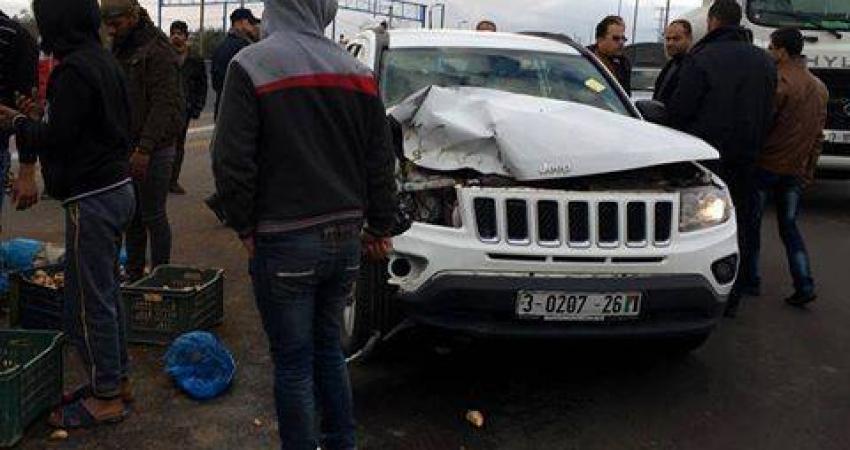 إصابة 3 مواطنين جراء حادث تصادم وسط القطاع