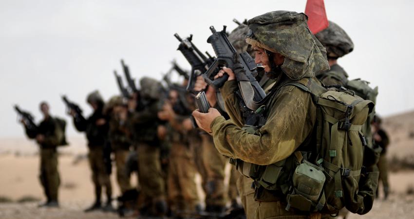 أطلقت أجهزة أمن الاحتلال تحذيرات شديدة لعناصرها من إمكانية تعرضهم لعمليات من خلال استخدام المنفذين حُقنًا سامّة. وجاء هذا التحذير حسب موقع والا العبري بعد أسبوع ونصف من محاولة فتاتين فلسطينيتين إصابة جنود قرب مستوطنة بيت حورون القريبة من رام الله بحقن تحت