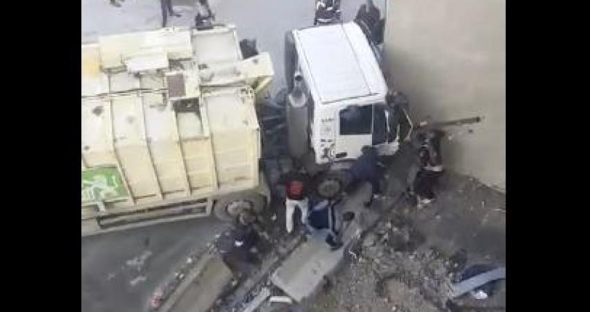 الشاحنة
