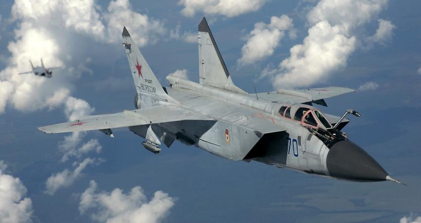Russian_Air_Force_MiG-31_inflight_Pichugin