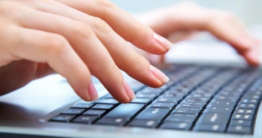 إن كنت تعتقد أن لوحة مفاتيح حاسوبك نظيفة حين تبدو لامعة فأنت مخطئ، إذ اكتشفت دراسة بريطانية أنواعا من البكتيريا الخطرة في مكتب بوسط لندن، وإحدى لوحات المفاتيح كان فيها من البكتيريا ما يفوق التي في مرحاض.