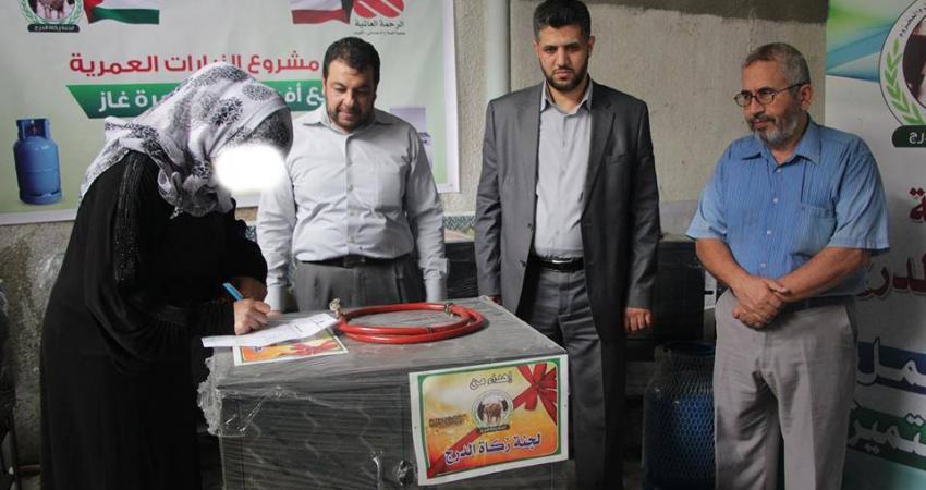 توزيع أسطوانات غاز على الأسر المحتاجة