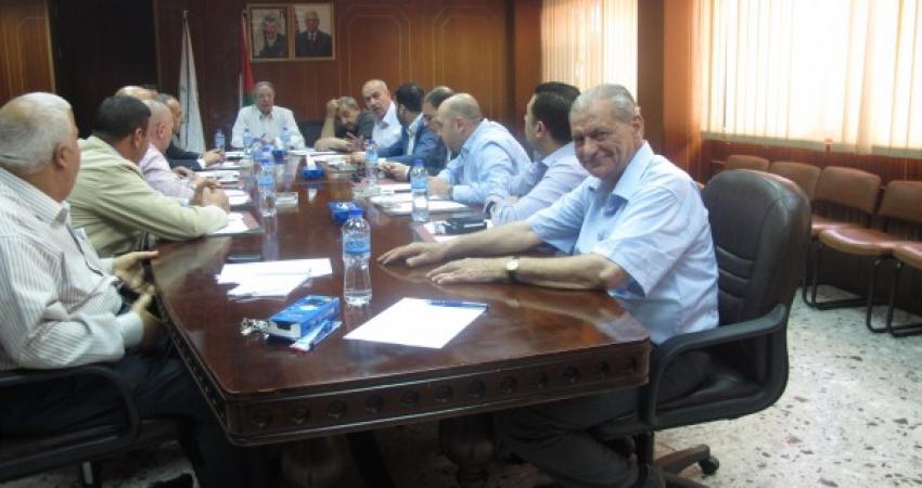 غرفة تجارة نابلس تبحث مشاكل القطاع العقاري