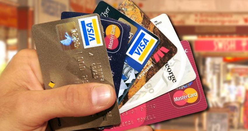 962785-credit-cards