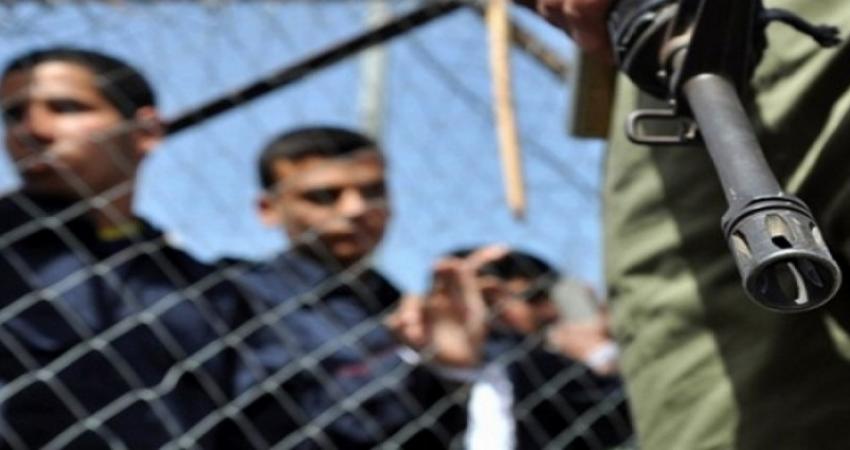 الأسرى للدراسات : تواصل الاضراب عن الطعام لثلاثة من الأسرى