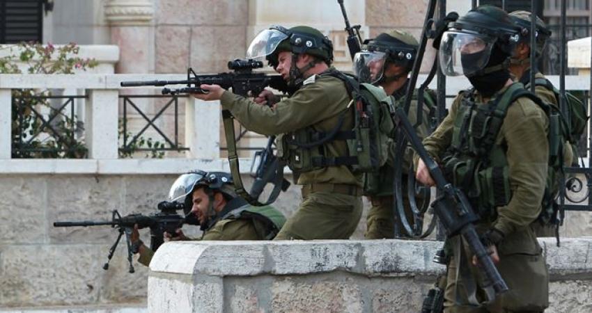 جندي إسرائيلي يطلق النار