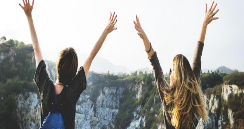 السعادة يمكن أن تكون بريد الصحة الوافرة وطول العمر (مواقع التواصل)