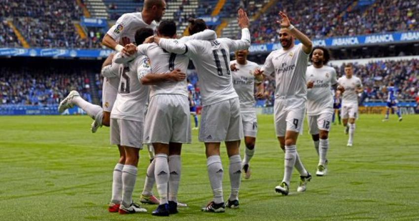 رونالدو يحتفل أمام ديبورتيفو لاكورنيا