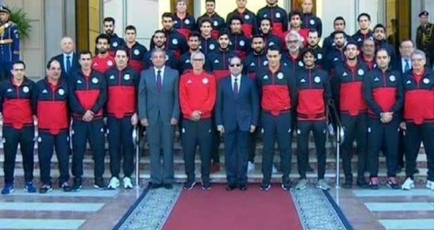 استقبال السيسي للاعبي المنتخب المصري