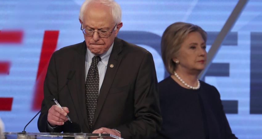  بيرني ساندرز وهيلاري كلينتون