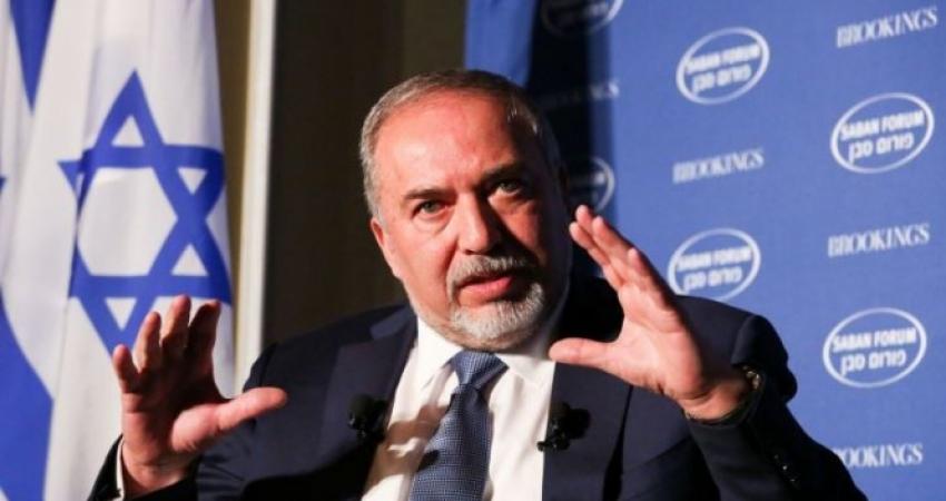 واصل الإعلام والساسة في "إسرائيل" التباكي على ضحايا مجزرة خان شيخون في سورية، فيما أبدى وزير الأمن الإسرائيلي، أفيغدور ليبرمان، معارضته لإحضار جرحى الهجوم الكيماوي على خان شيخون في محافظة إدلب، للعلاج في المستشفيات الإسرائيلية، وقالت مصادر في مكتبه إن الأ