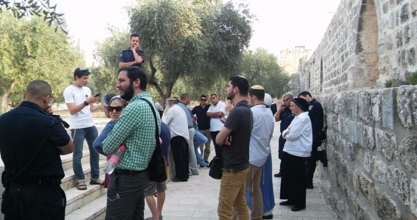 مستوطنون يجددون اقتحاماتهم للمسجد الأقصى