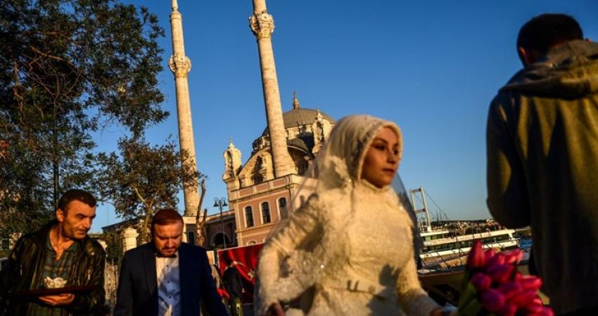 ارتفاع نسب الزواج بين العرب والأتراك.. هذه أبرز عاداتهم