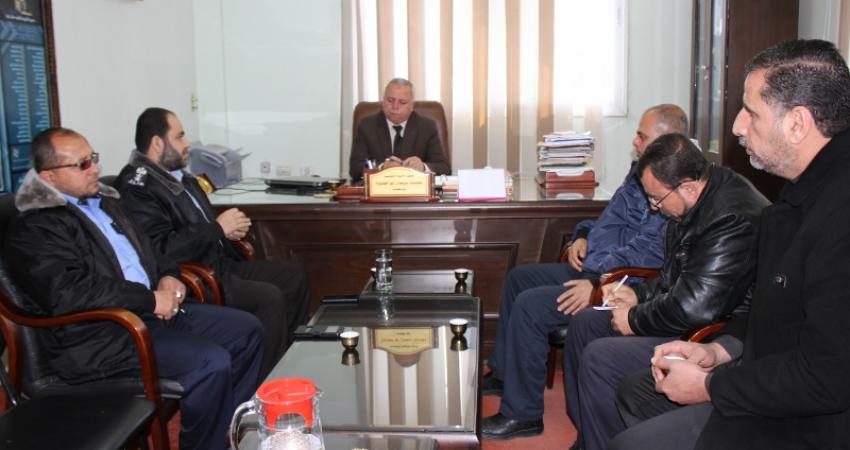 مدير تعليم شمال غزة يلتقي وفداً من الشرطة