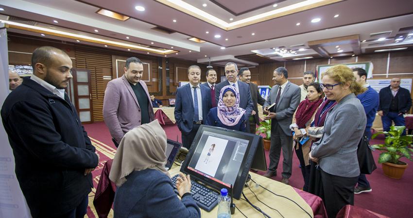 الكلية الجامعية تستقبل وفدا رفيع المستوى من البنك الدولي
