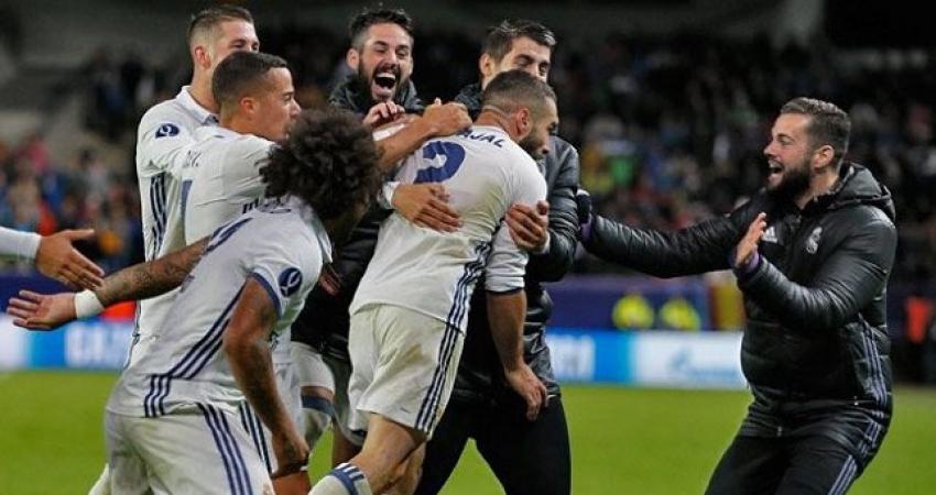 احتفال لاعبي ريال مدريد بعد هدف الفوز